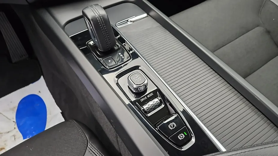 VOLVO XC60 -