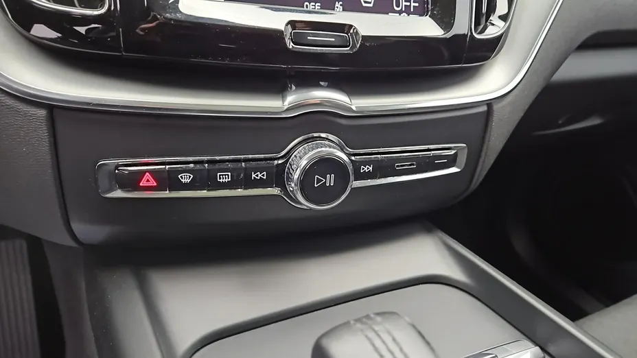 VOLVO XC60 -