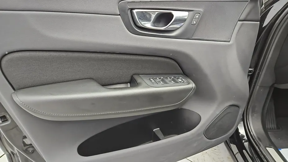 VOLVO XC60 -