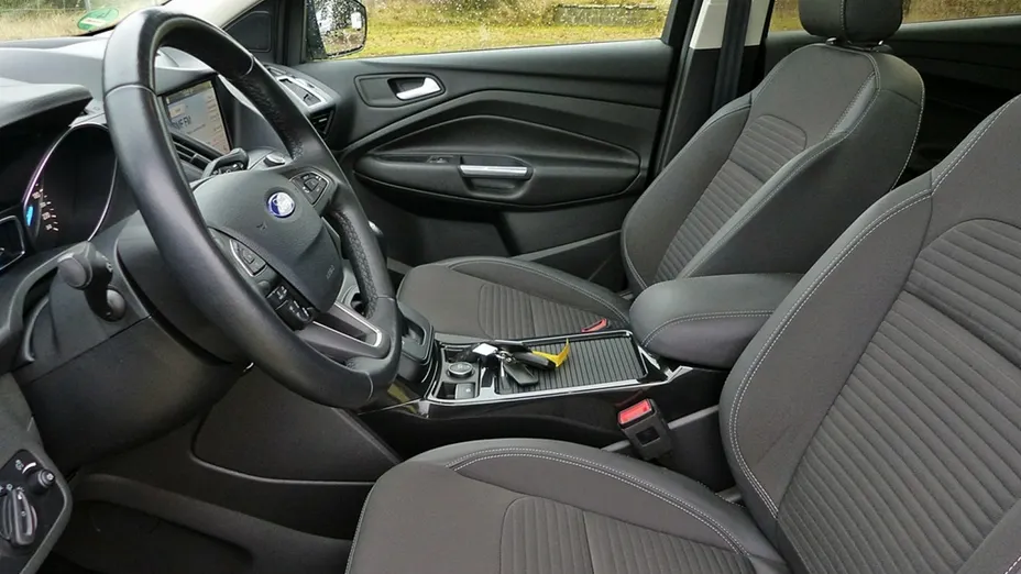 FORD Kuga -