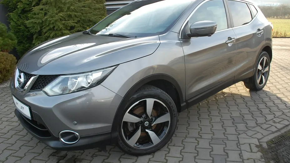NISSAN Qashqai -