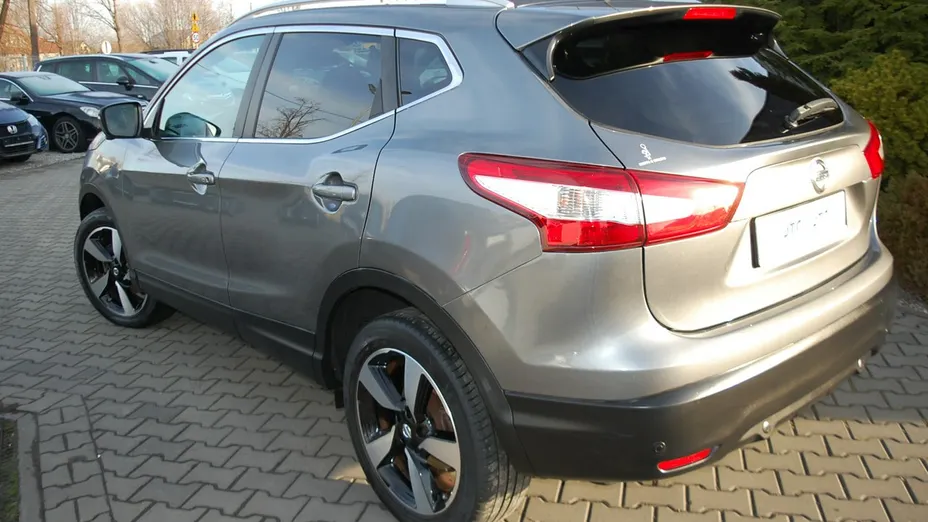 NISSAN Qashqai -