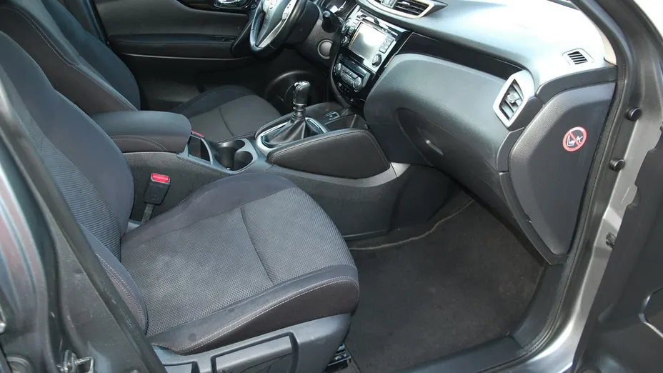 NISSAN Qashqai -