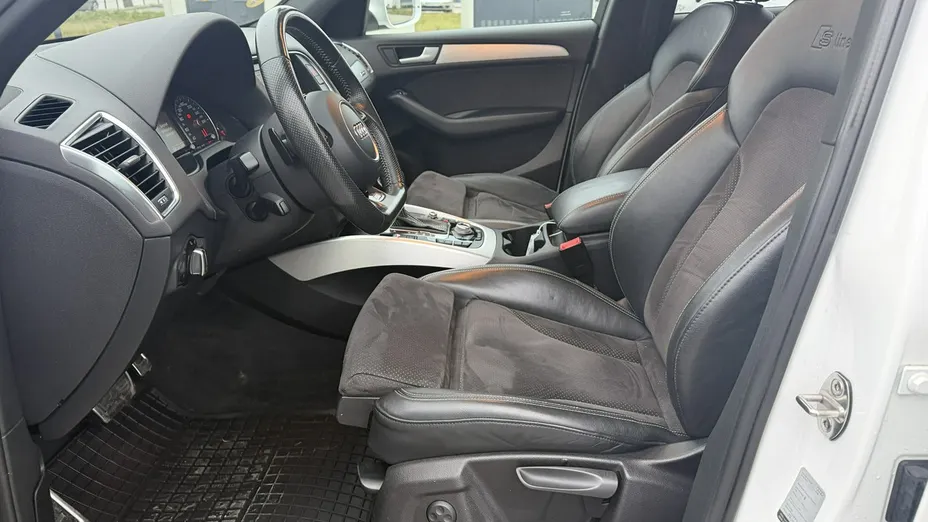 AUDI Q5 -