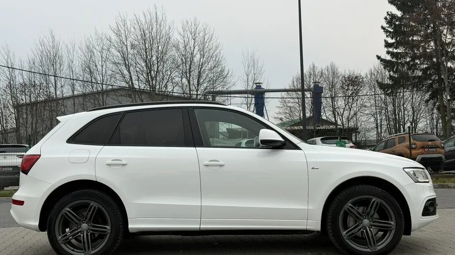 AUDI Q5 -