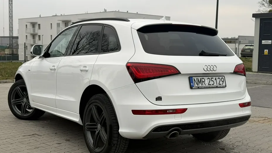 AUDI Q5 -