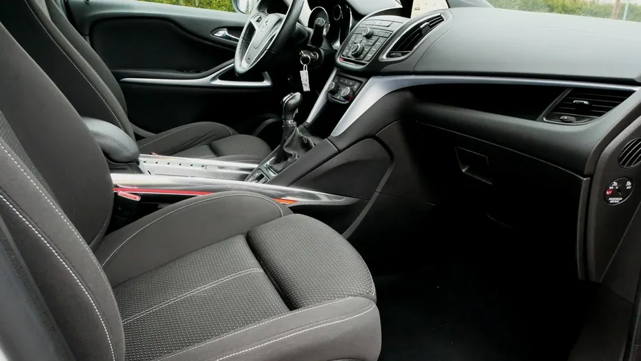OPEL Zafira -