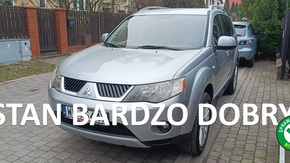 MITSUBISHI Outlander -