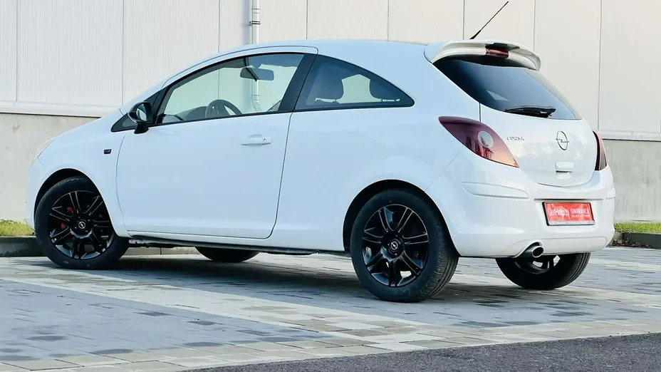 OPEL Corsa -