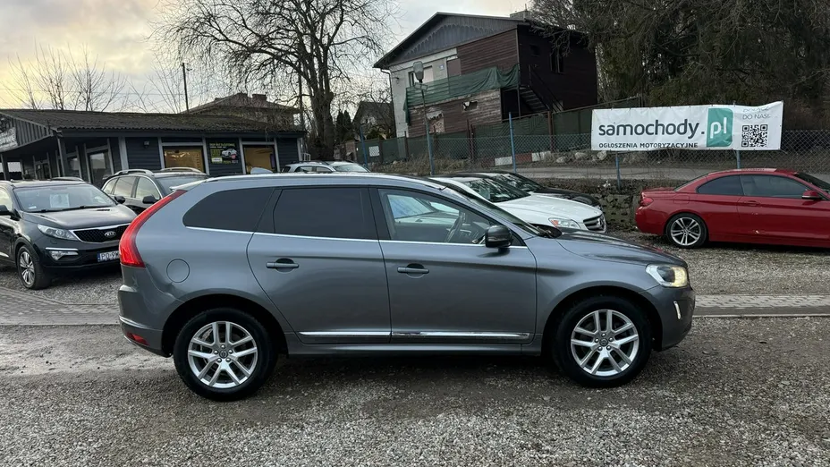 VOLVO XC60 -