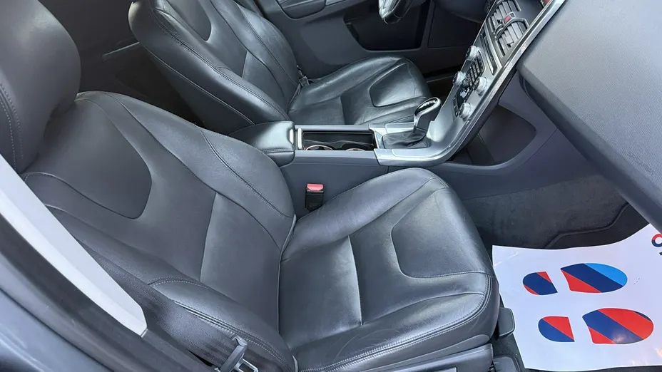 VOLVO XC60 -