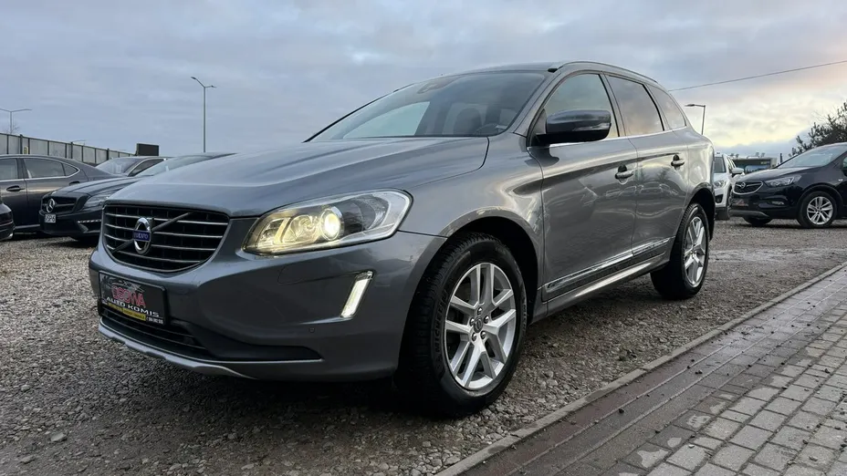 VOLVO XC60 -