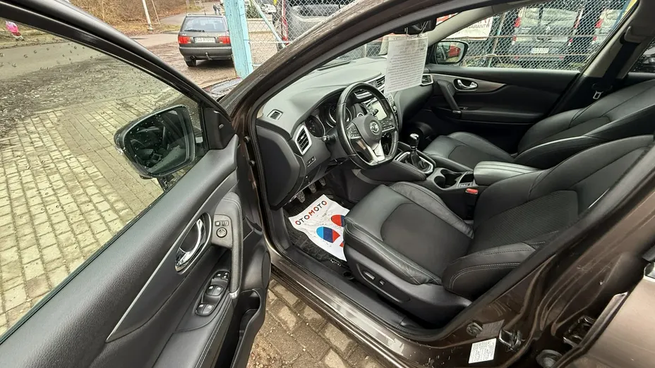 NISSAN Qashqai -