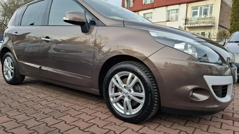 RENAULT Scenic -