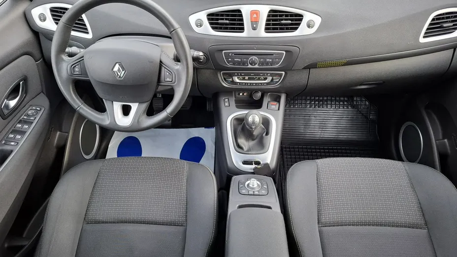 RENAULT Scenic -