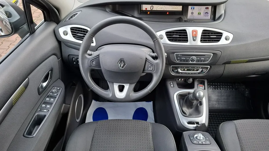 RENAULT Scenic -
