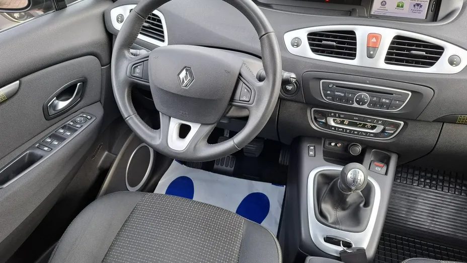 RENAULT Scenic -