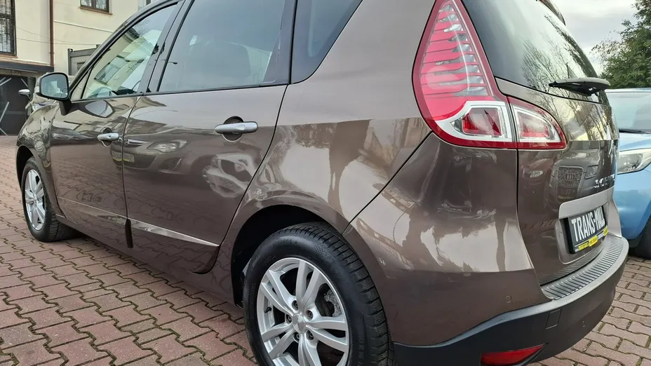 RENAULT Scenic -