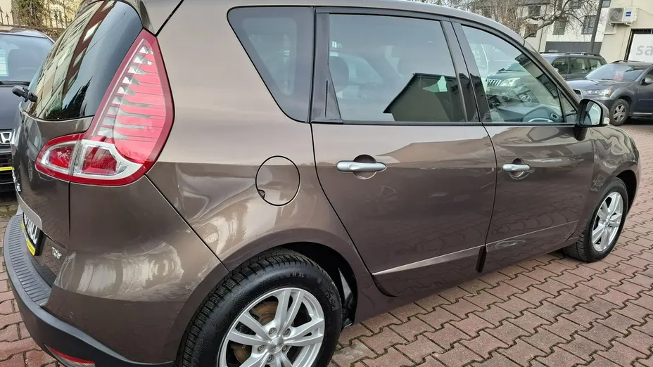RENAULT Scenic -