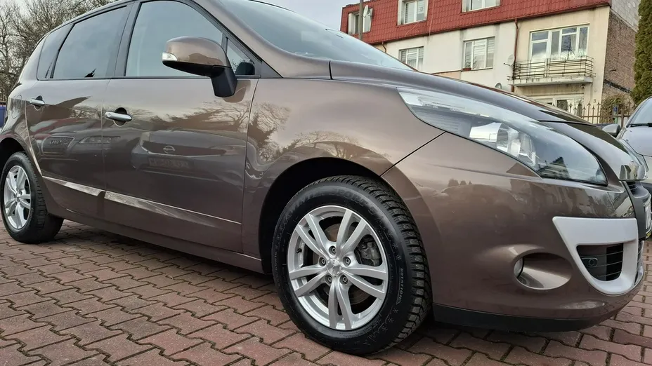 RENAULT Scenic -