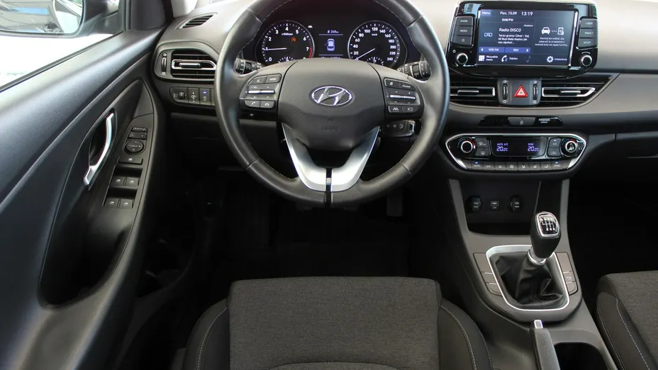 HYUNDAI i30 -