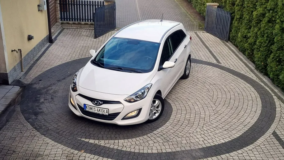 HYUNDAI i30 -