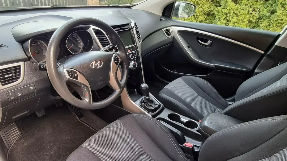 HYUNDAI i30 -