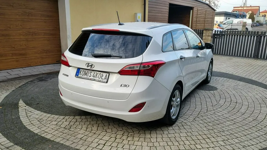 HYUNDAI i30 -