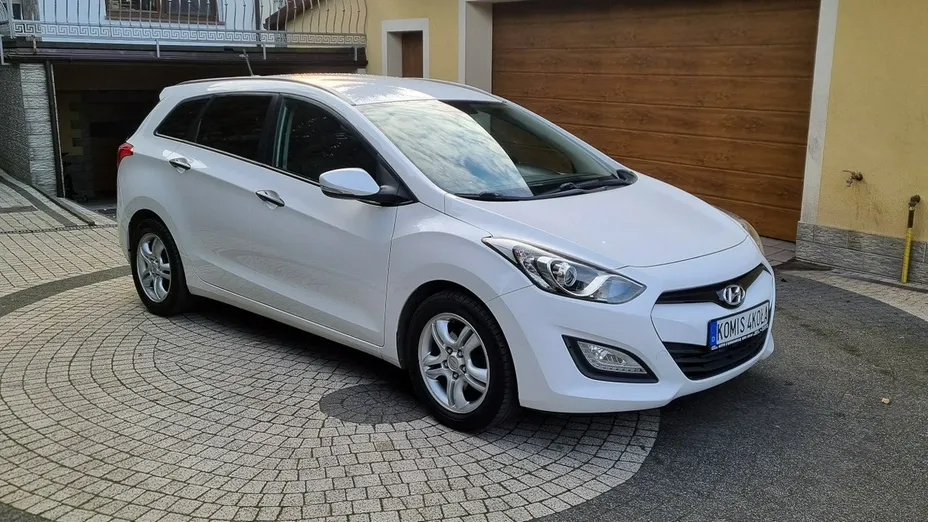 HYUNDAI i30 -