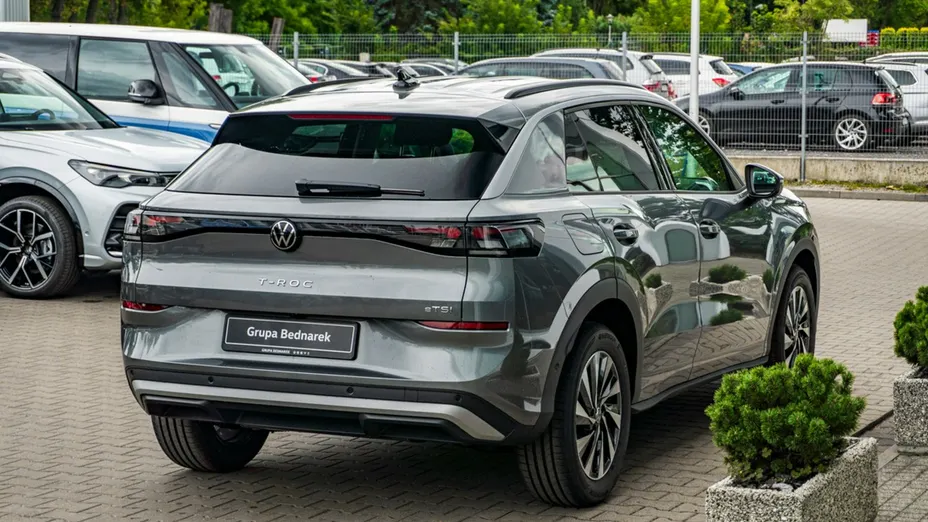 VOLKSWAGEN T-ROC -