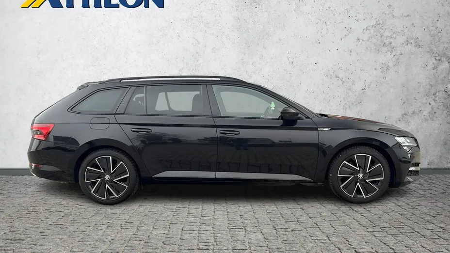 SKODA Superb -