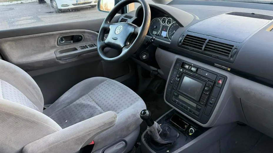 VOLKSWAGEN Sharan -