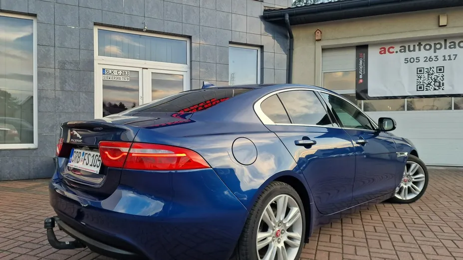 JAGUAR XE -