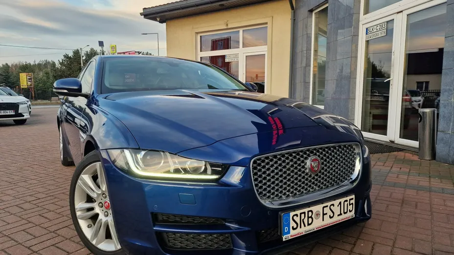 JAGUAR XE -
