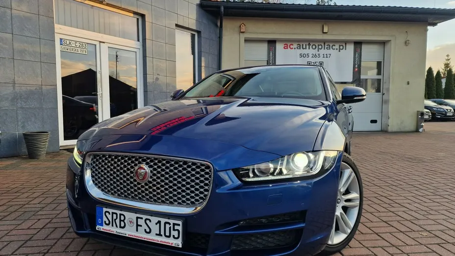 JAGUAR XE -