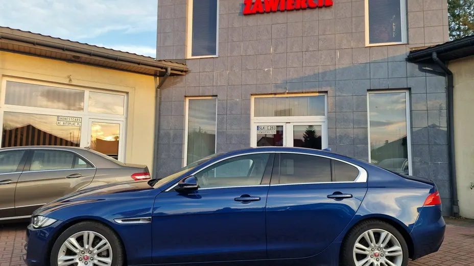 JAGUAR XE -