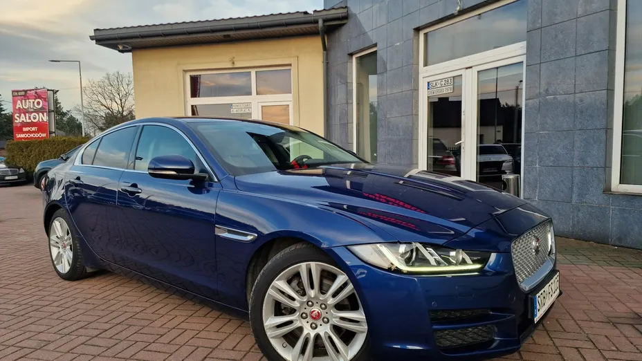 JAGUAR XE -