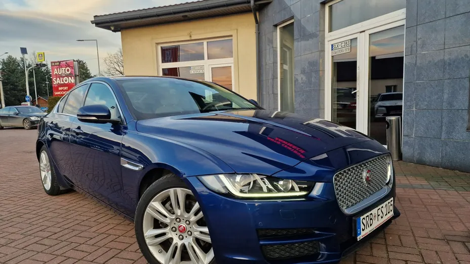JAGUAR XE -