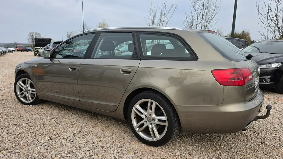AUDI A6 -