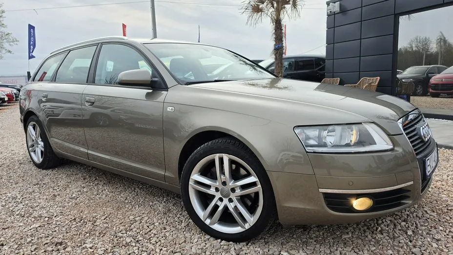 AUDI A6 -