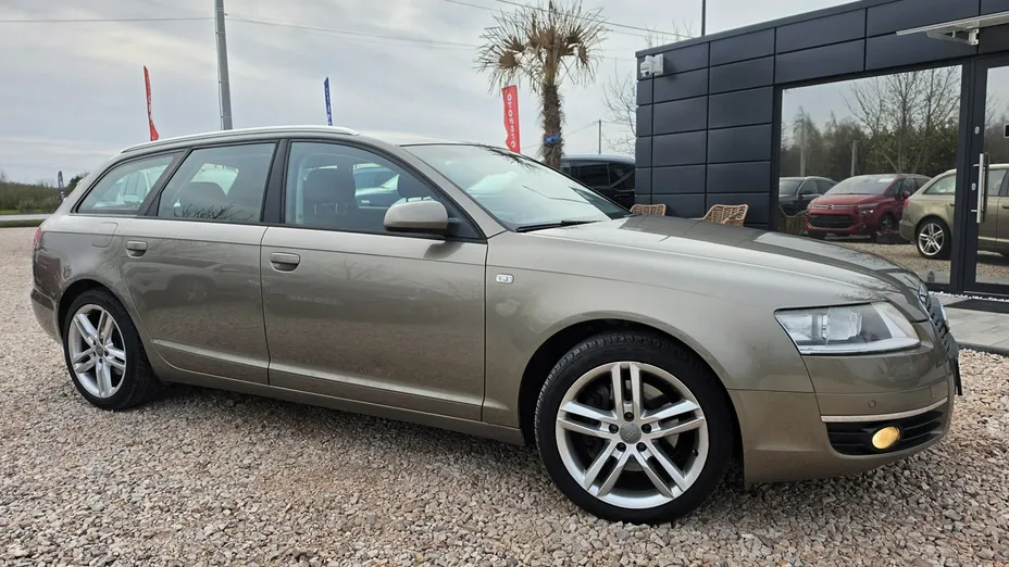 AUDI A6 -