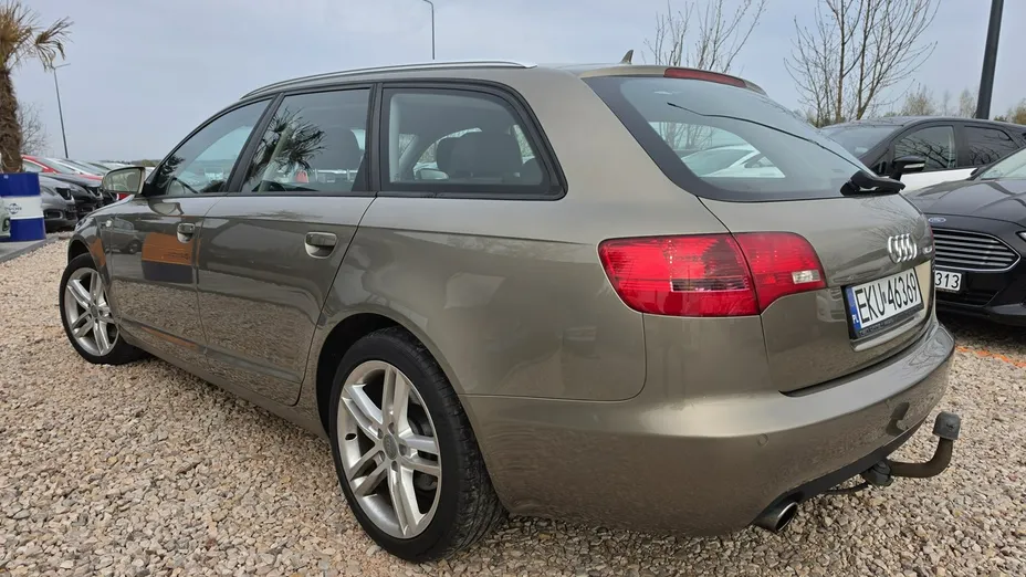 AUDI A6 -