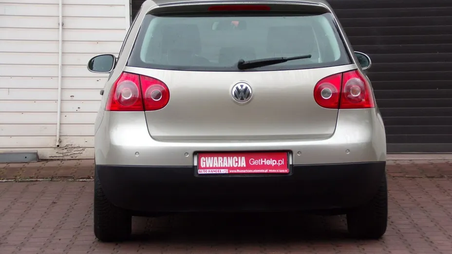 VOLKSWAGEN Golf -