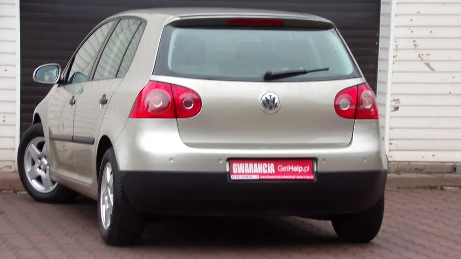 VOLKSWAGEN Golf -