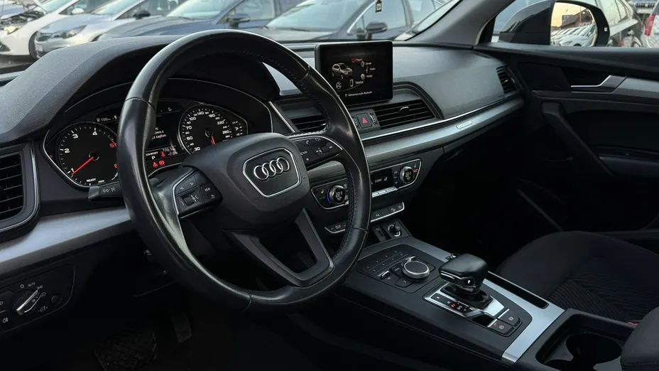 AUDI Q5 -