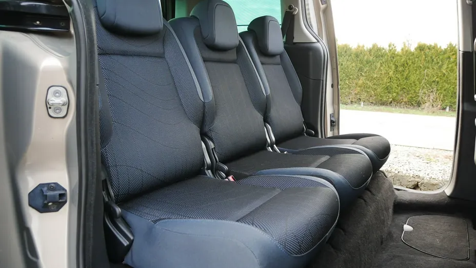 PEUGEOT Partner -