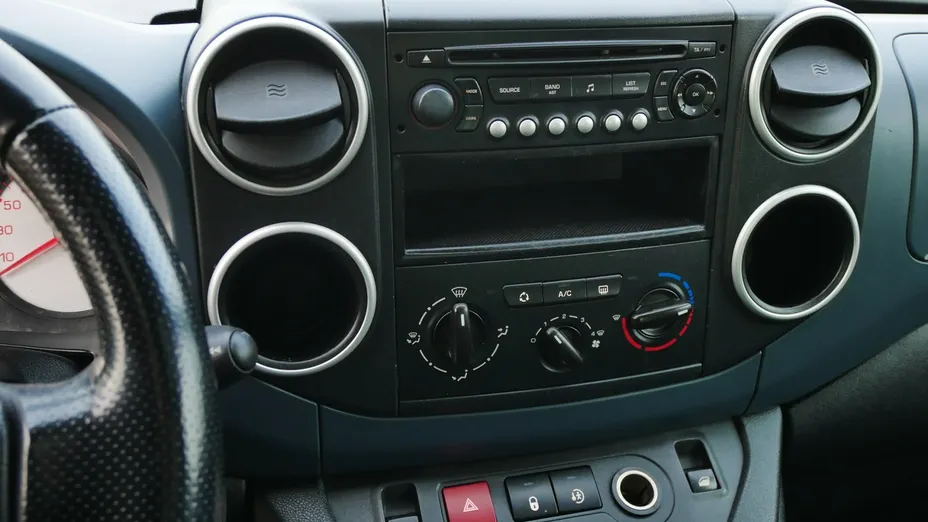 PEUGEOT Partner -