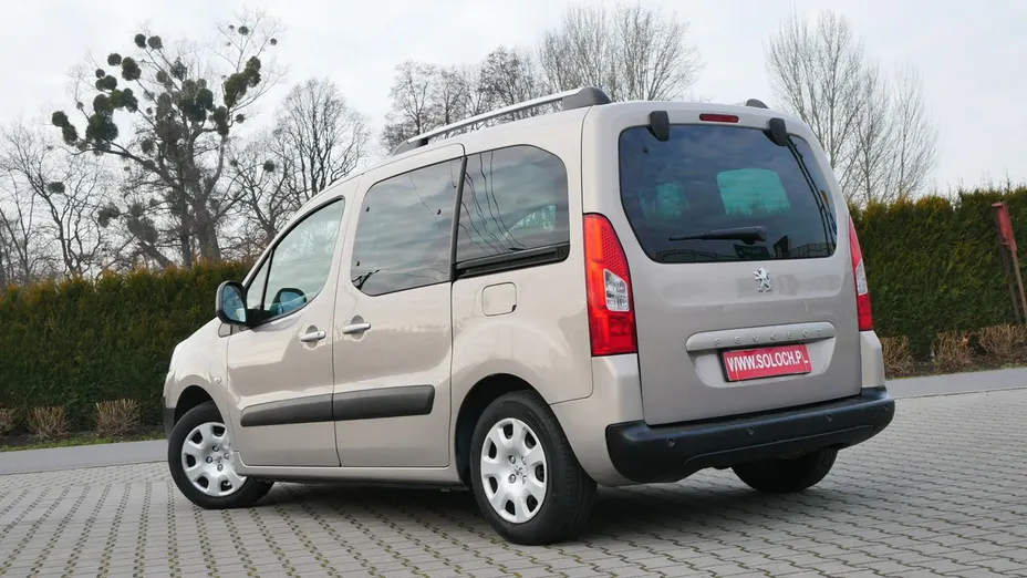 PEUGEOT Partner -