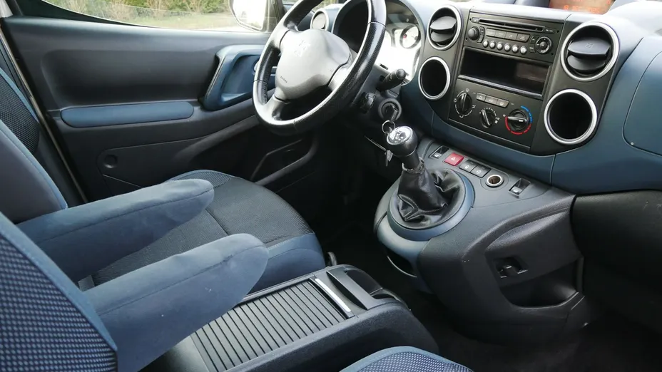 PEUGEOT Partner -