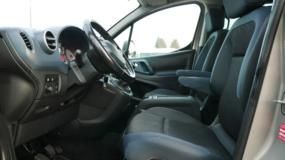 PEUGEOT Partner -